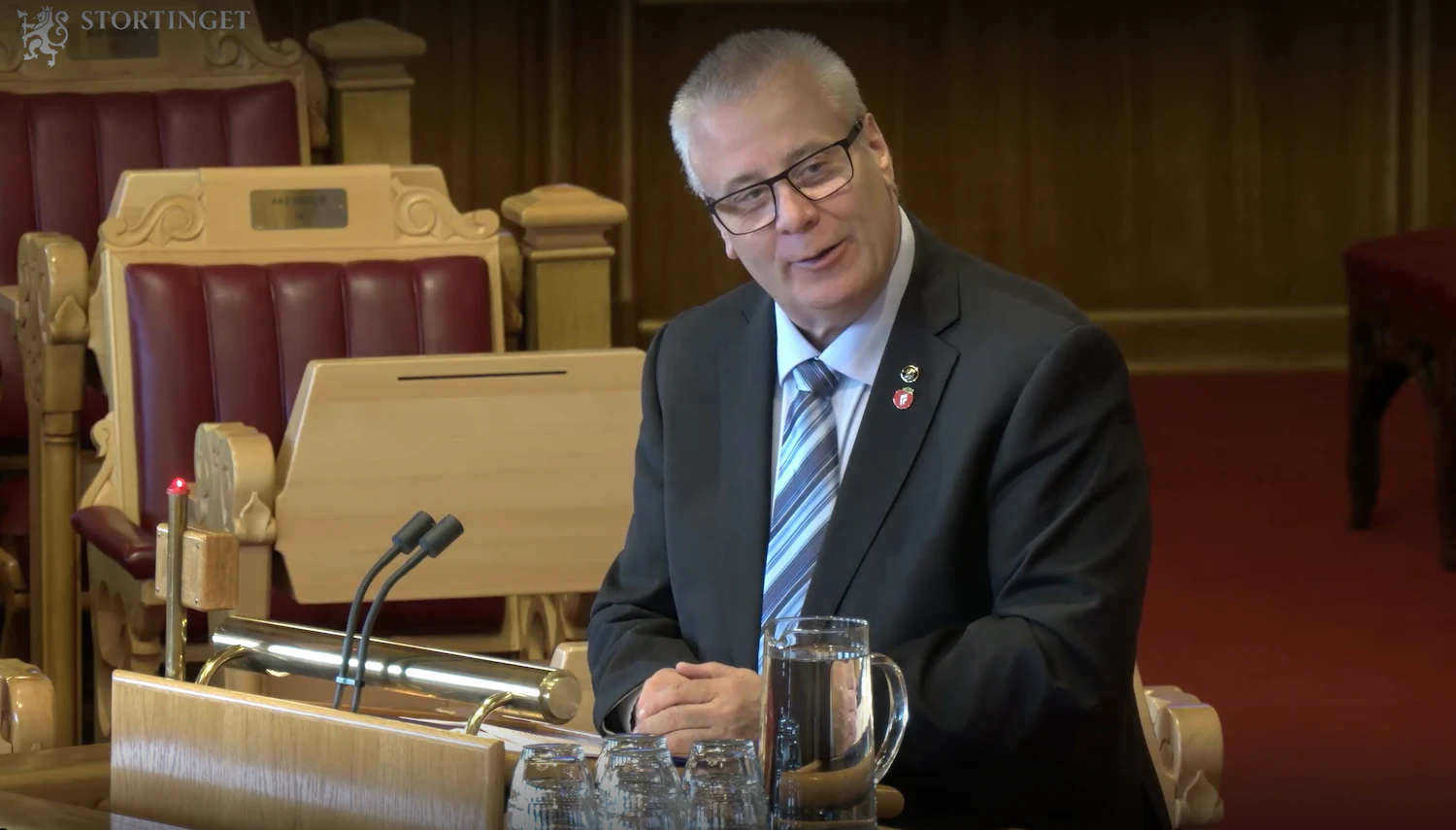 Fartsskriver i varebil utsettes - dette betyr det for bedrifter og sjåfører