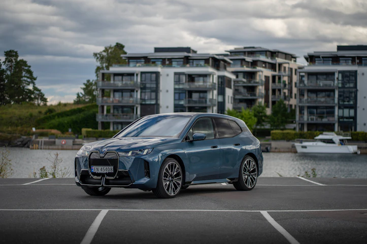 BMW iX