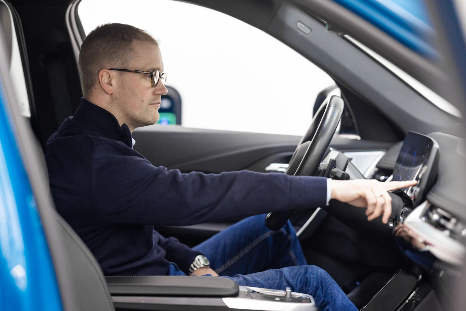 Bruk mobil og touchskjerm lovlig når du kjører bil
