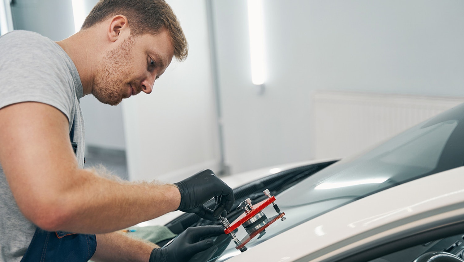 Steinsprut? Reparer den nå før vinteren gjør det dyrere